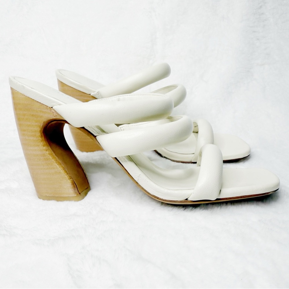 Vince Dara Leather Heels 6.5 NWOB